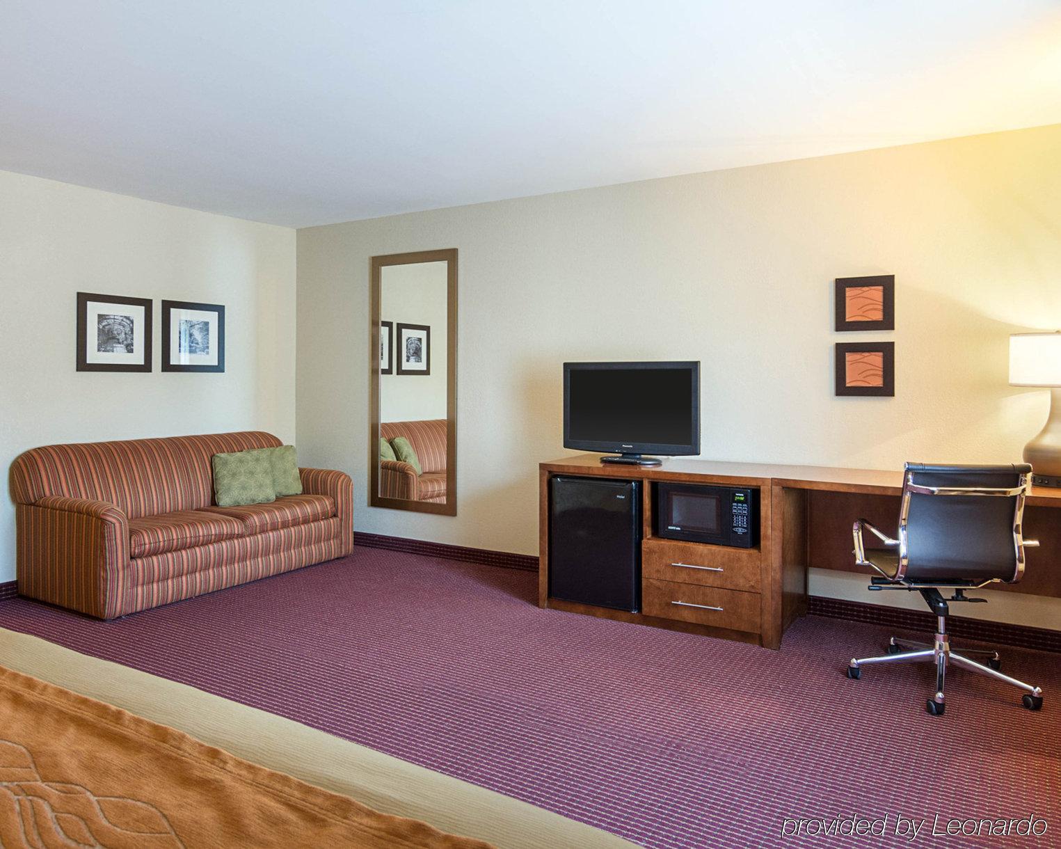 Red Roof Inn Newport News - Йорктаун Екстер'єр фото