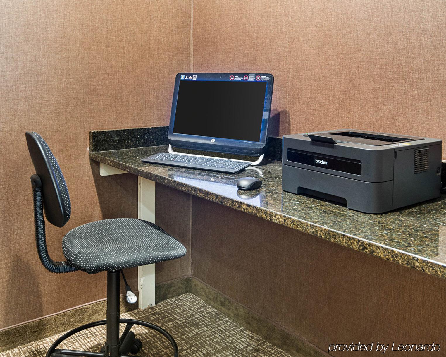 Red Roof Inn Newport News - Йорктаун Екстер'єр фото
